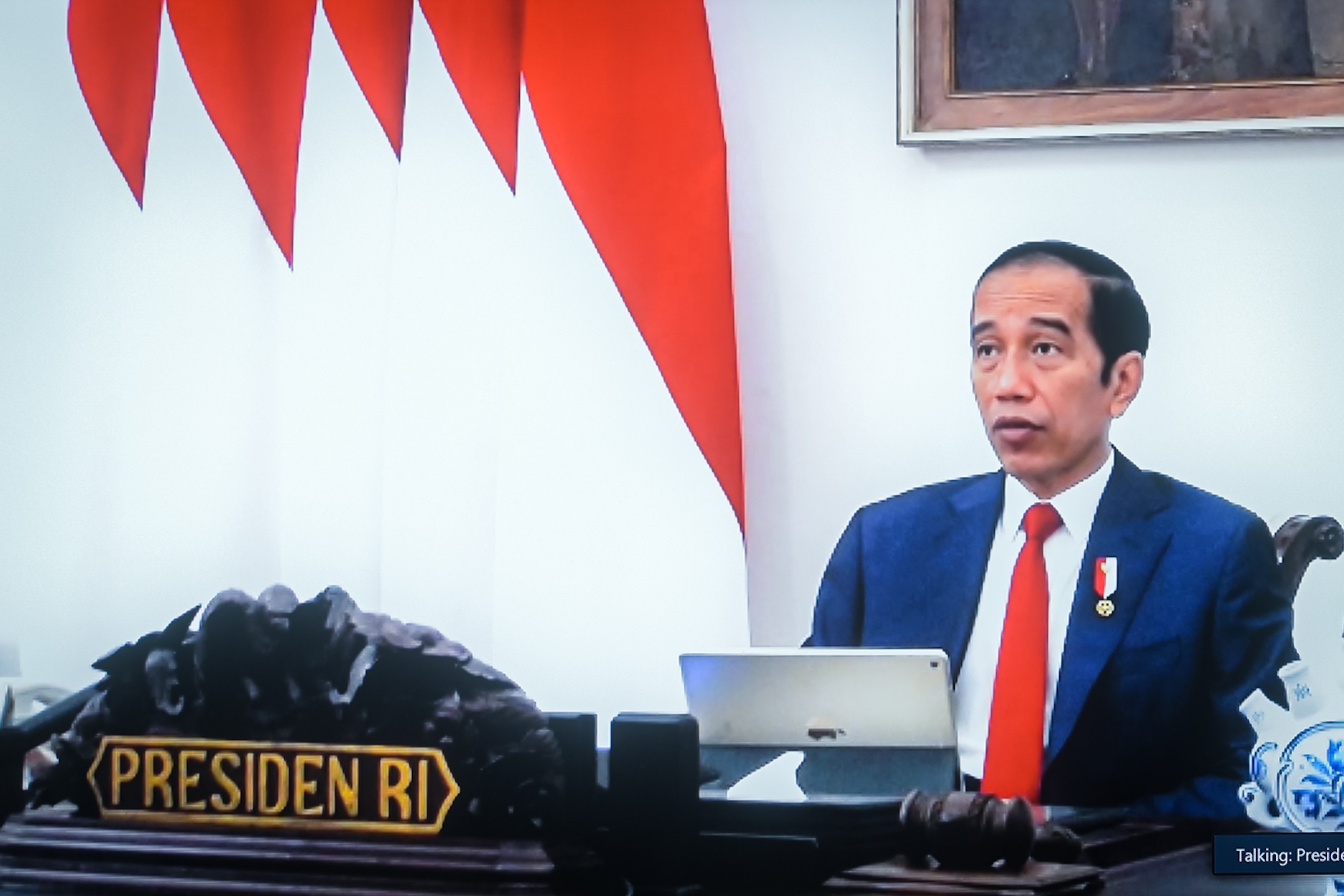 Presiden Jokowi memimpin Ratas Percepatan Penyerapan Garam Rakyat secara virtual, di Istana Merdeka, Jakarta, Senin (5/10 pagi. (Foto: Setkab)